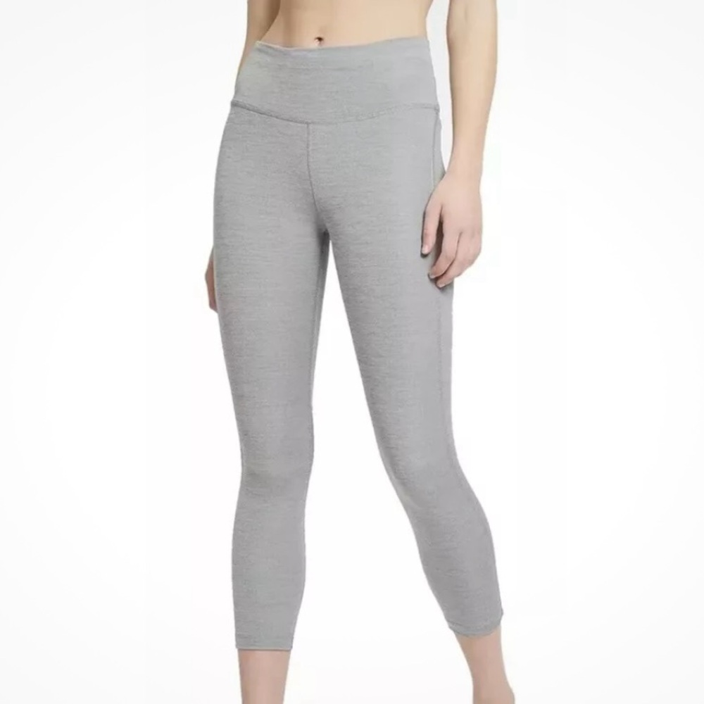 NIKE Dri-Fit Athletic Capri Leggings